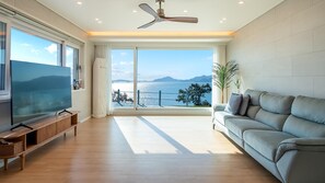 Basic Room, 2 Bedrooms (mansion morak) | 2 bedrooms, free WiFi - Namhae Mansion Morak (Namhae)