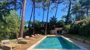 Pool - Villa Contemporaine à 8 mn à Pied de la Plage (SEIGNOSSE)