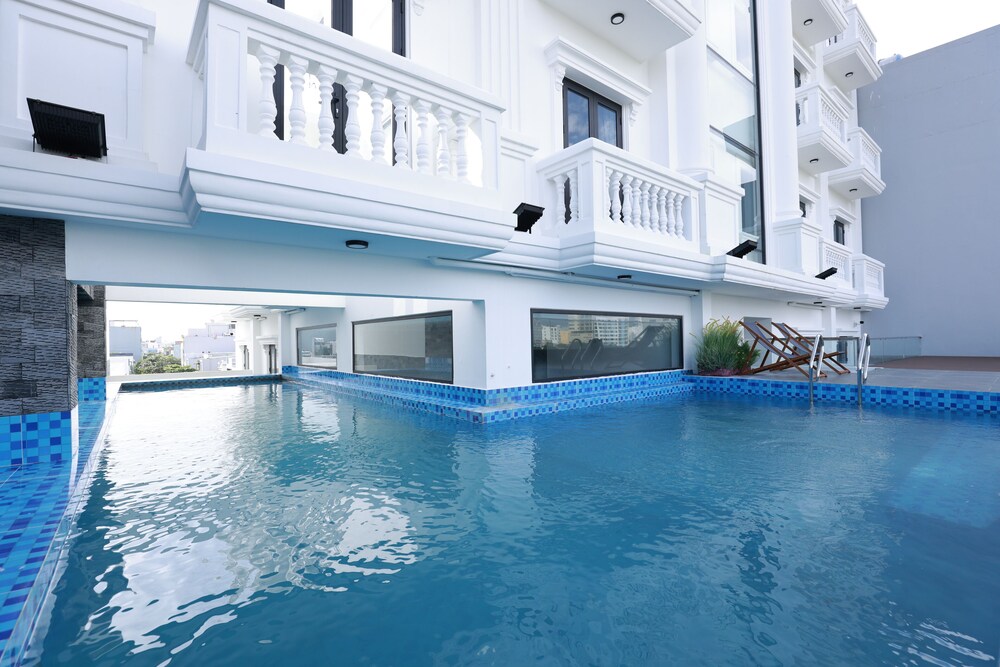 Monaco Hotel and Spa Da Nang