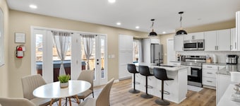 Newly Renovated House only 4 minutes to Arrowhead Stadium!! Newly remodeled home