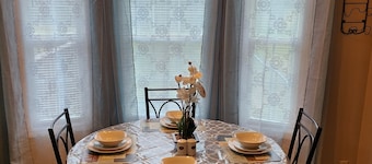 Butternut Palace-Pet Friendly-Sleep 6