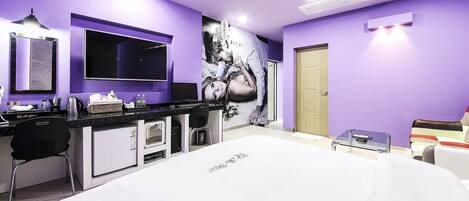 Espacio para trabajar con laptop y wifi gratis