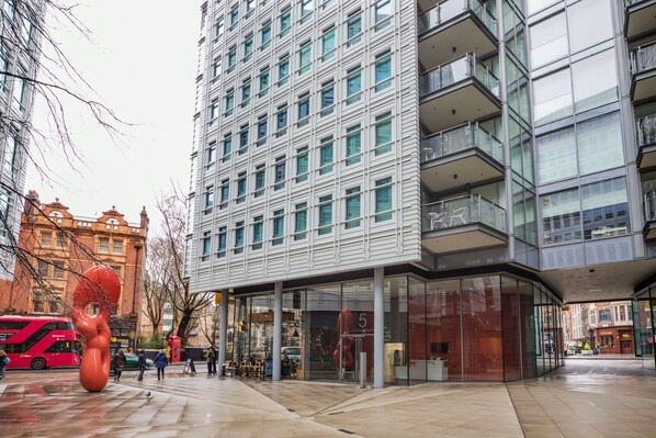 Exterior - Inviting Tottenham Ct Rd 1BR w/ Concierge, nr Station, by Blueground (London)