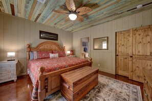 3 habitaciones, tabla de planchar con plancha, wifi y ropa de cama