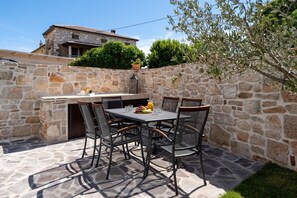 Outdoor dining - Villa Stonehouse (Istria - Umag) (Umag)