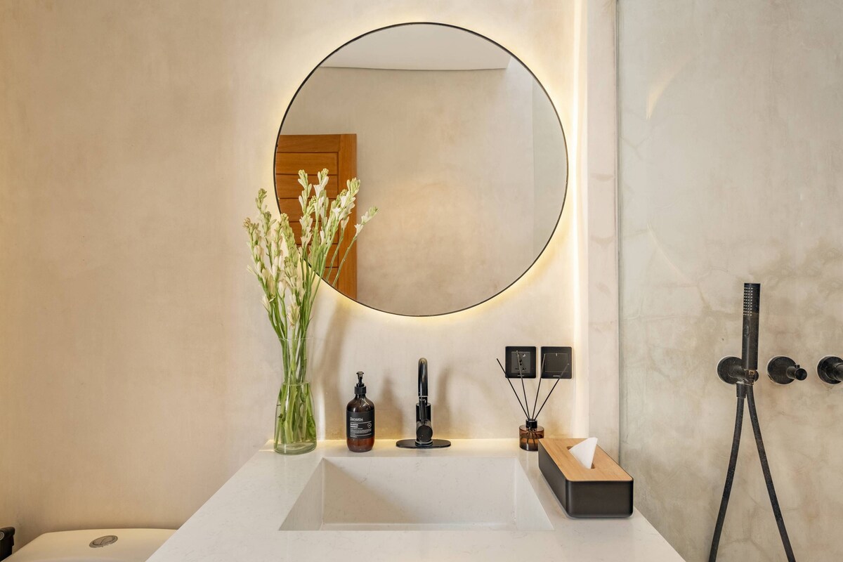 Villa, 1 Bedroom | Bathroom | Shower, free toiletries, hair dryer, towels