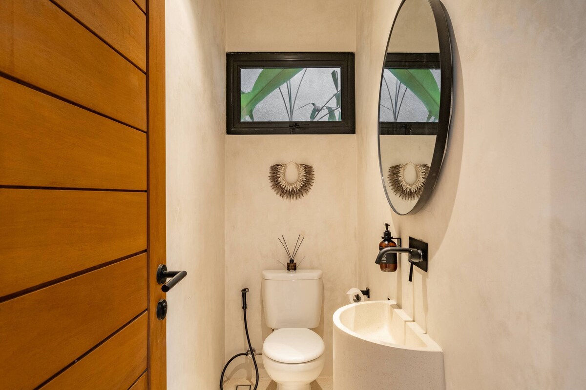 Villa, 1 Bedroom | Bathroom | Shower, free toiletries, hair dryer, towels