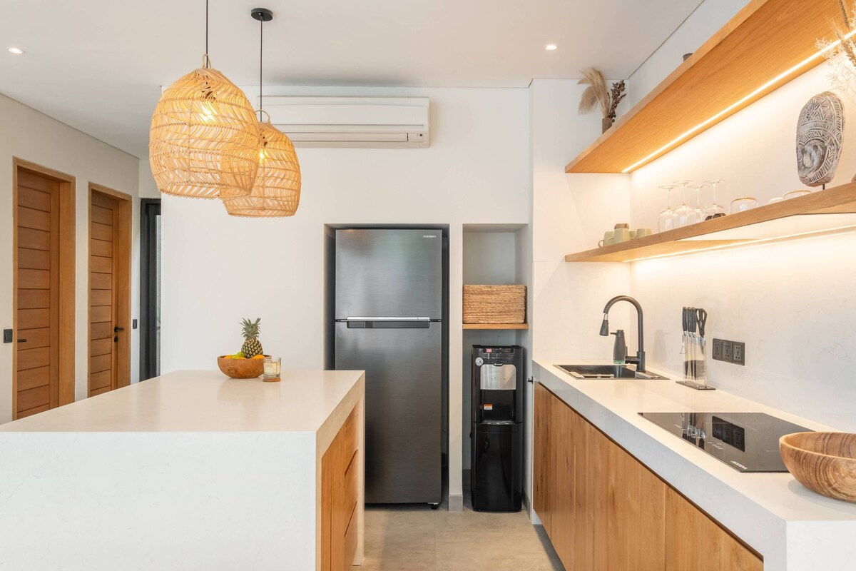 Villa, 1 Bedroom | Private kitchen | Fridge, microwave, stovetop, coffee/tea maker