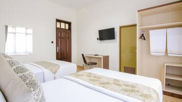 Family Room | 1 bedroom