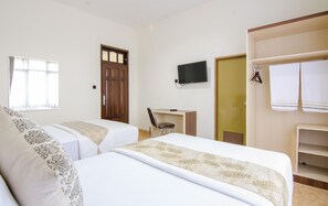 Family Room | 1 bedroom