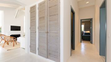 4 dormitorios, tabla de planchar con plancha, wifi gratis y ropa de cama