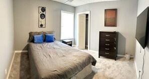 4 bedrooms, iron/ironing board, free WiFi, bed sheets