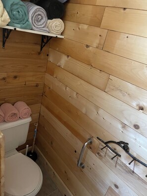 Dusche, Handtücher, Seife, Shampoo