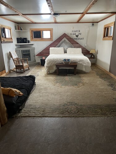 Welcome Friends and Family 2 Monthly Rental 