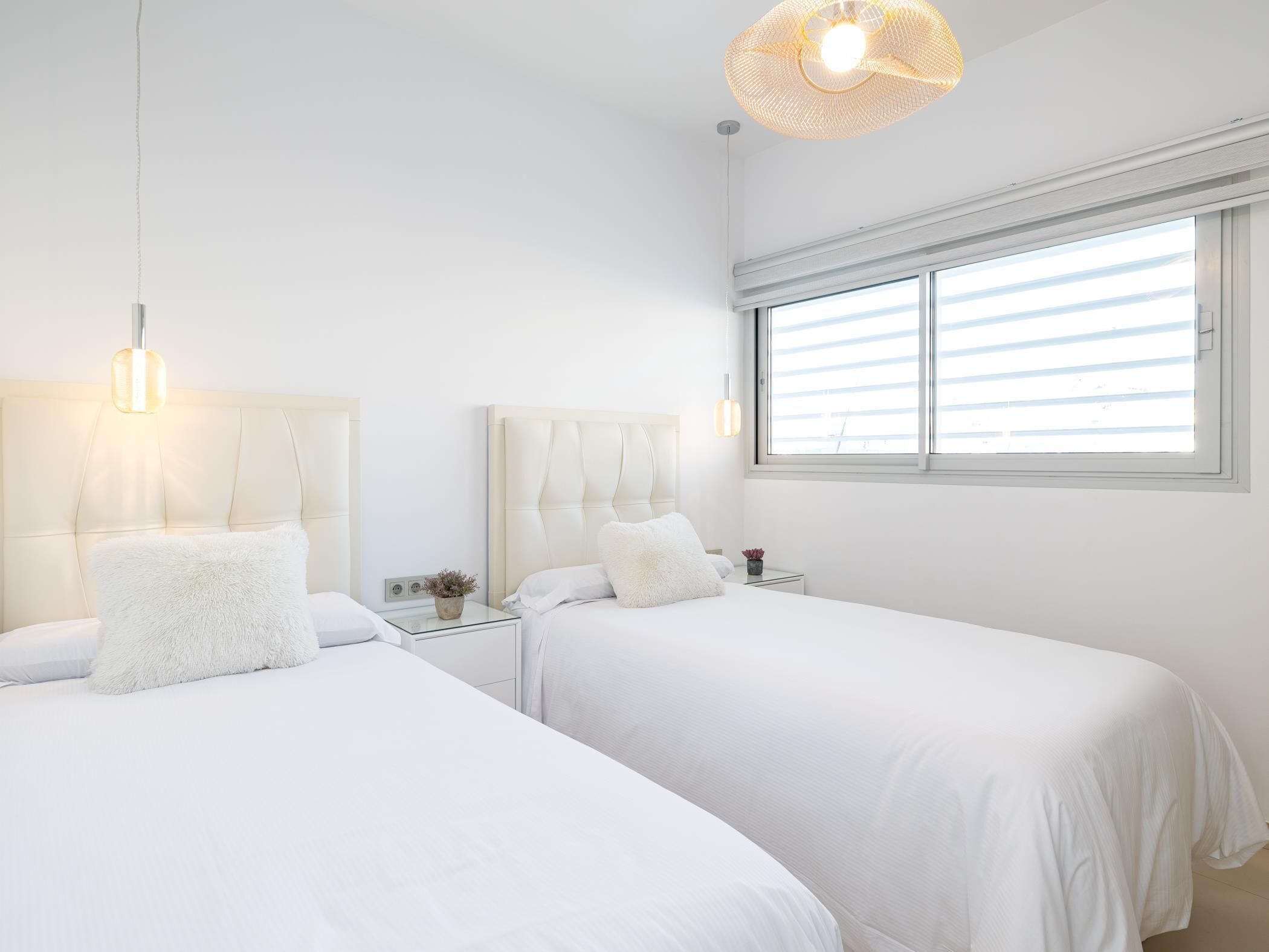 2 habitaciones, tabla de planchar con plancha y acceso a internet 