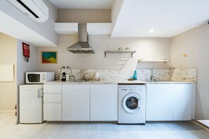 冰箱、微波炉、烤箱、茶具/咖啡用具