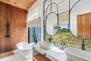 Villa | Bathroom