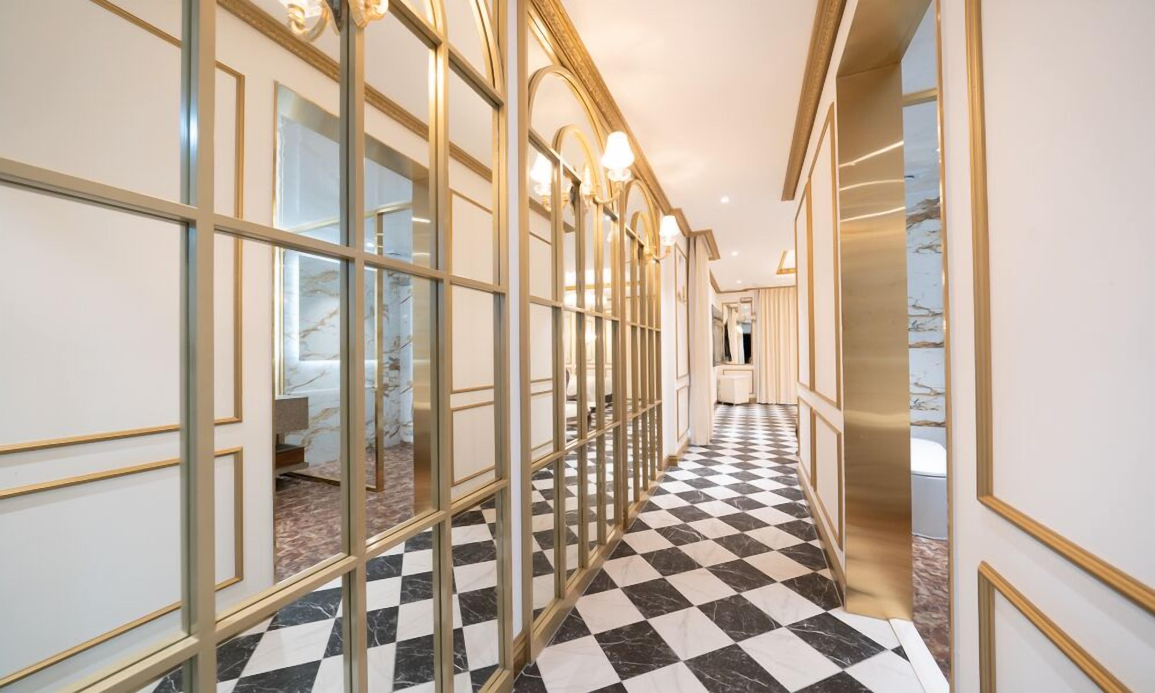 Royal Suite | Individually decorated, individually furnished, free WiFi, bed sheets