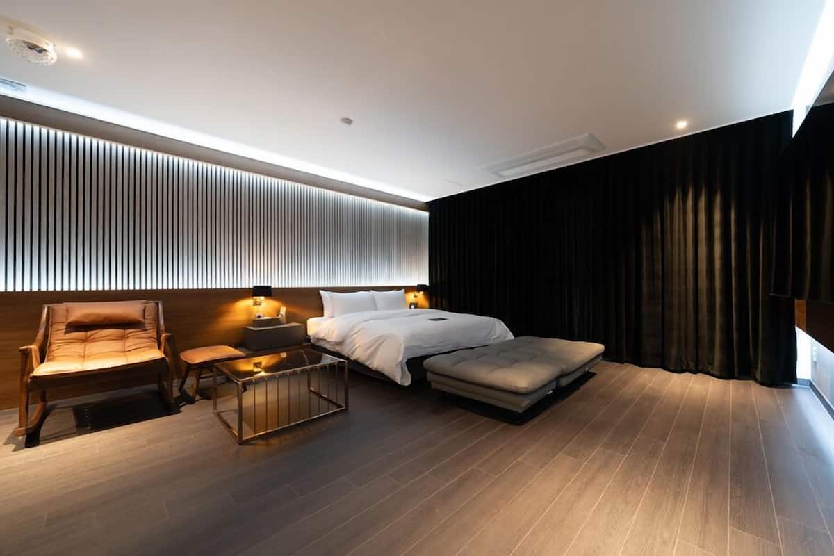 Suite Room | Accès au Wi-Fi (inclus), décor unique, ameublement unique