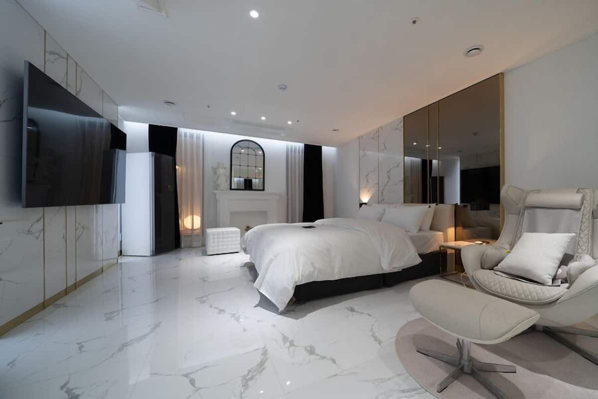 Queen Room - Terrace | Accès au Wi-Fi (inclus), décor unique, ameublement unique