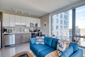 Télévision, chaîne hi-fi