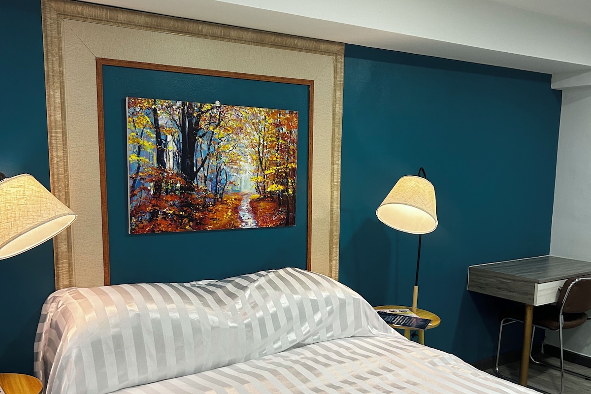 Deluxe Apartment | Egyptian cotton sheets, premium bedding, down comforters, in-room safe