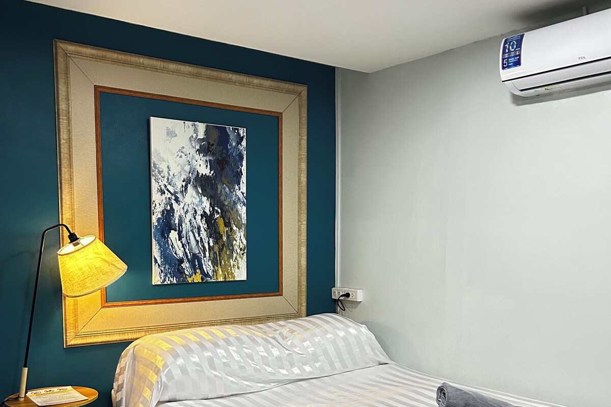 Classic Studio | Egyptian cotton sheets, premium bedding, down comforters, in-room safe