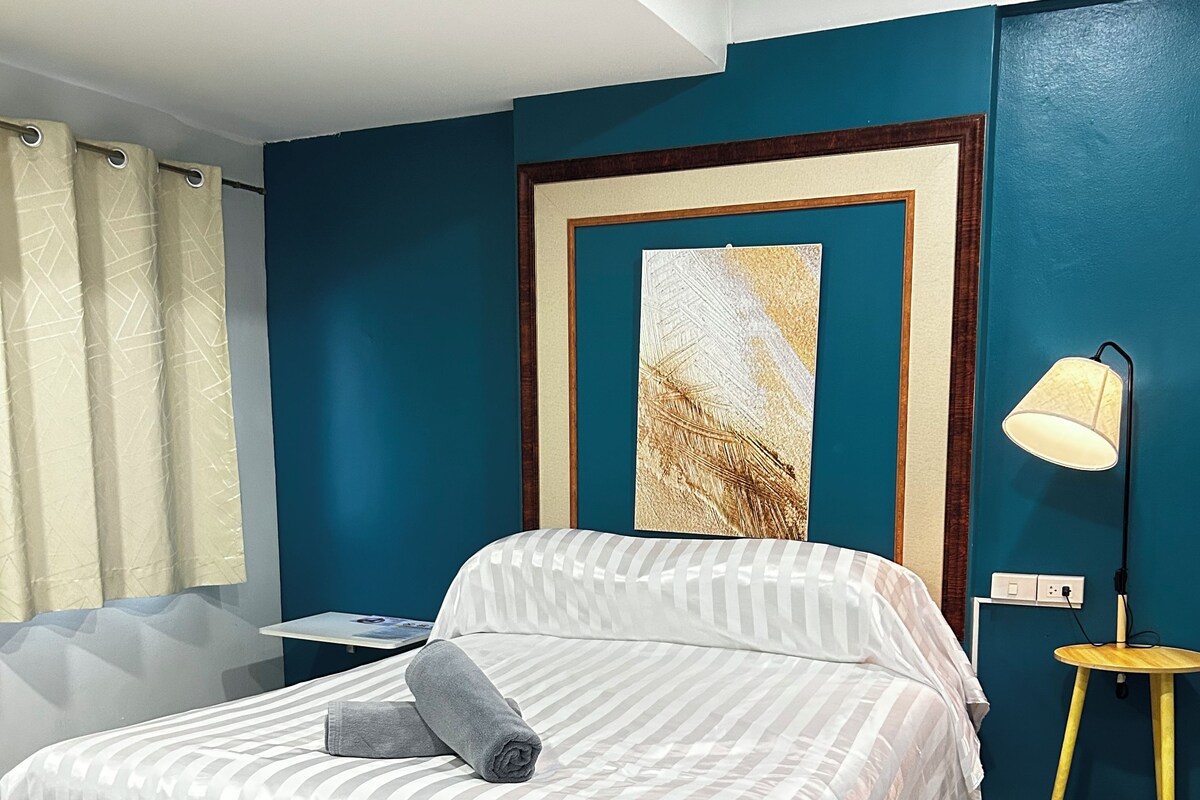 Superior Apartment | Egyptian cotton sheets, premium bedding, down comforters, in-room safe