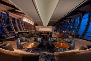 3 bars/lounges, poolside bar - ITC Ratnadipa, a Luxury Collection Hotel, Colombo (Colombo)