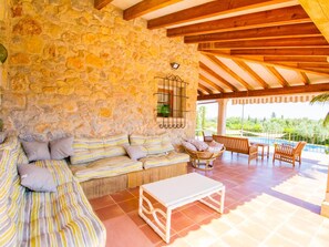 TV - Magnificent villa with a spectacular pool (Buger)