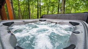 Outdoor spa tub - 2BR cabin w/ hot tub & workspace (Hedgesville)