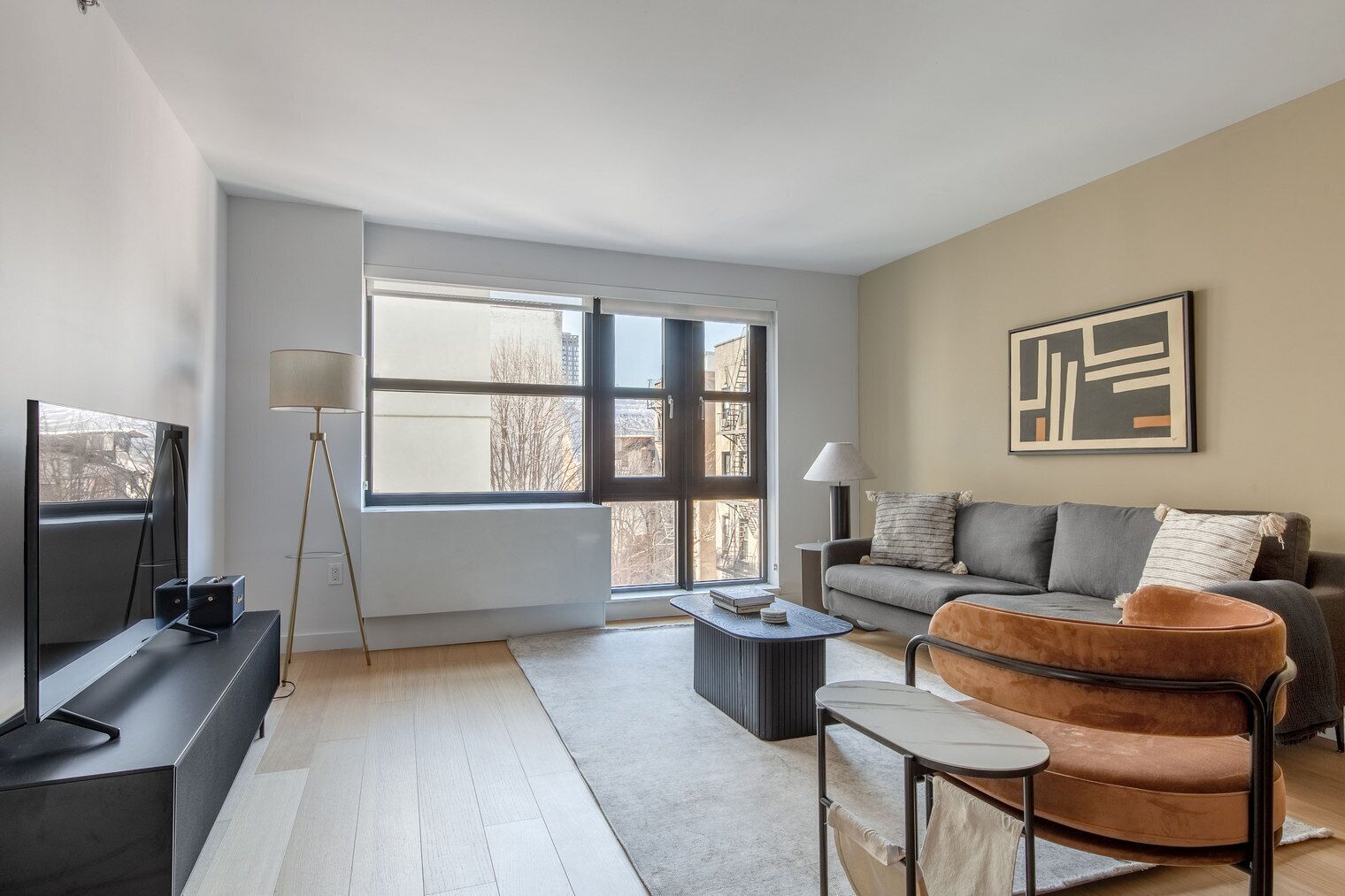 Lovely LES 1BR w/ Gym, Doorman & W/D, nr Park, by Blueground