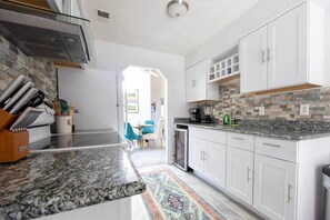 Microwave, oven, coffee/tea maker, toaster - Cheerful 2 Bedroom Home near Virginia Wesleyan (Virginia Beach)