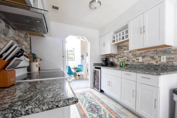 Microwave, oven, coffee/tea maker, toaster - Cheerful 2 Bedroom Home near Virginia Wesleyan (Virginia Beach)