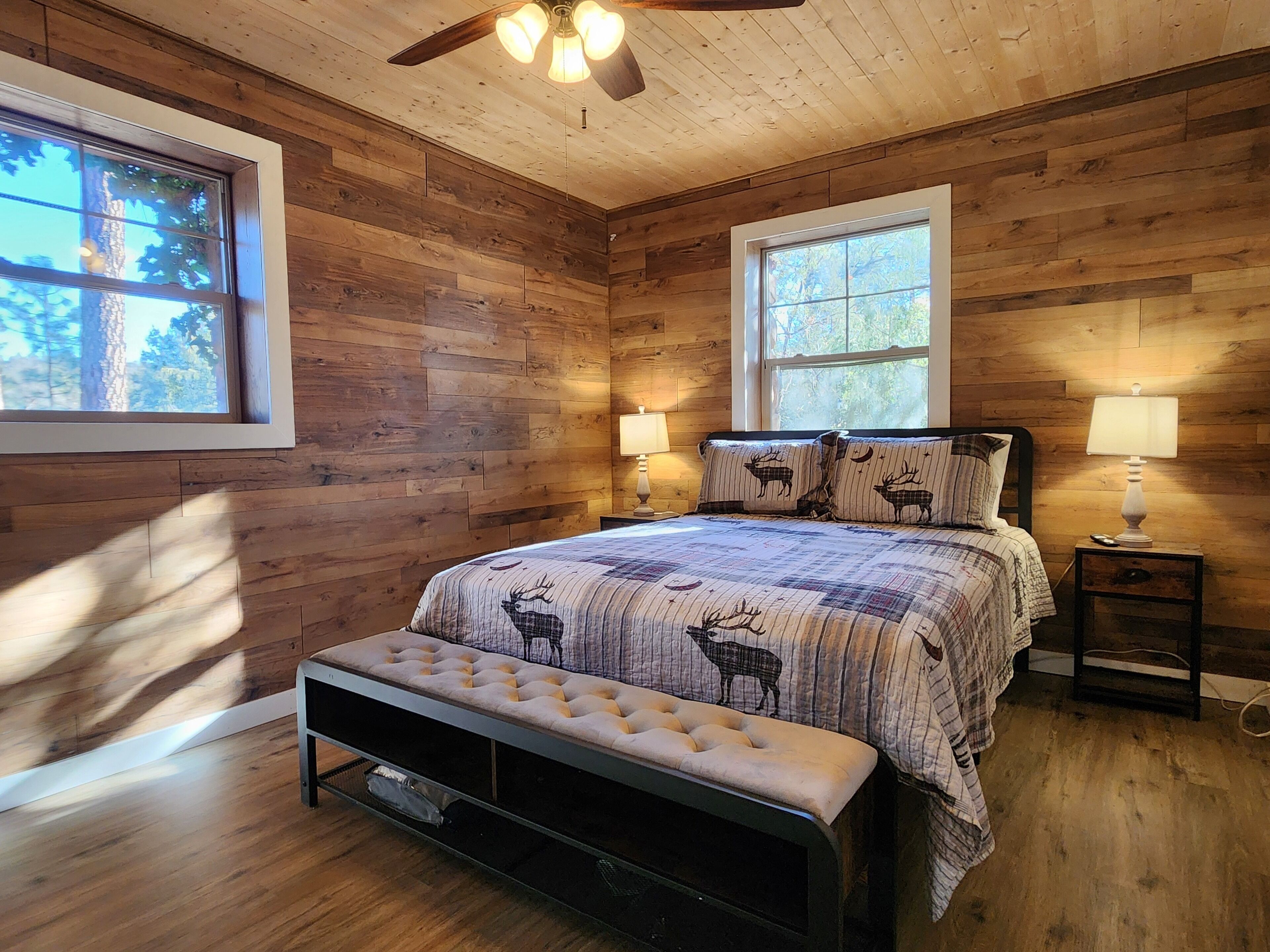 4 habitaciones, tabla de planchar con plancha, wifi y ropa de cama 