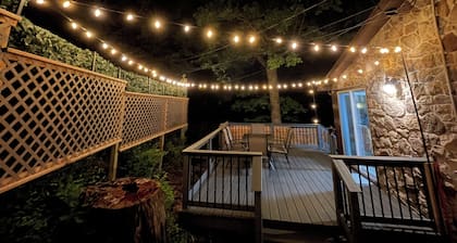 Entire Mountain Cottage Near Scenic Hiking Trails, Your Getaway Retreat!