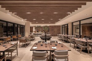 2 restaurants, breakfast, lunch, dinner served; barbecue - ZANA - A Luxury Escape, Jim Corbett (Ramnagar)