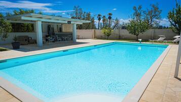 Piscina stagionale all'aperto