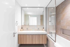 Shower, hair dryer, towels - Regal 3BR+Maid w/ Burj Khalifa View Balcony (Dubai)