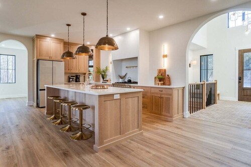 Among the Oaks: Newly built Luxury home, game room