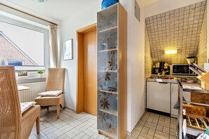 Interior - Apartment 'Ferienwohnung 'bi Uns To Hus' -' with Private Terrace, Private Garden and Wi-Fi (Nordstrand)