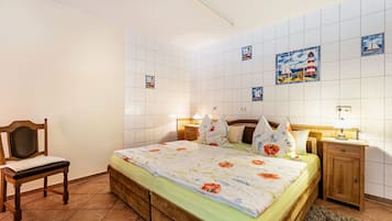 1 bedroom, free WiFi, bed sheets