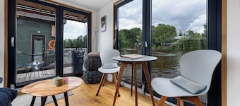 Boat 'Wunderschönes Tiny Hausboot Undine' with Shared Terrace and Wi-Fi