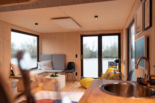 Hausboot 'Off An Schöner Dove Elbe' mit Privatterrasse und WLAN