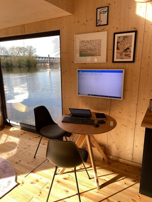 Interior - House Boat 'Off An Schöner Dove Elbe' with Private Terrace and Wi-Fi (Hamburg)