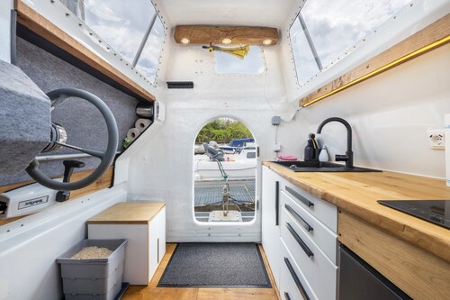 Boot 'Besonders Ausgebautes Rettungsboot' mit WLAN