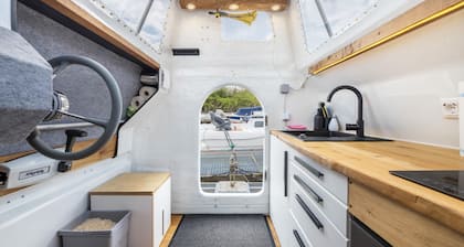 Boot 'Besonders Ausgebautes Rettungsboot' mit WLAN