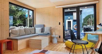 Bateau "Hausboot Off - Ort Zum Abschalten" avec terrasse privée et Wi-Fi