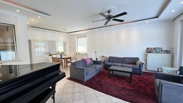 Télévision, cheminée