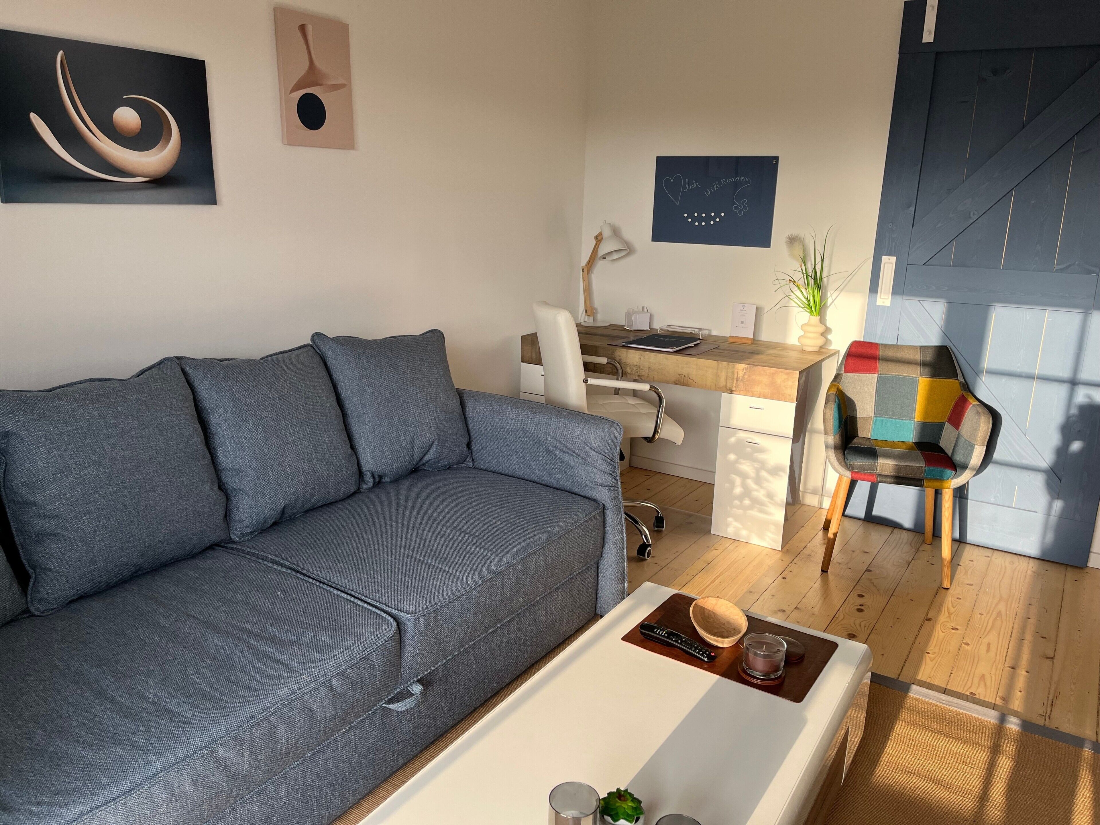 Fernseher, DVD-Player, Stereoanlage